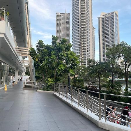 The Serene Escape Rockwell Makati City View 1Br Apartment Manila Bagian luar foto