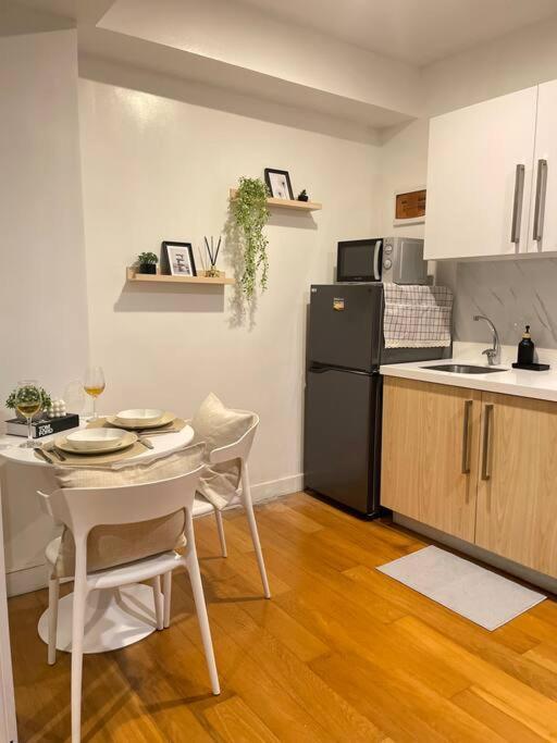 The Serene Escape Rockwell Makati City View 1Br Apartment Manila Bagian luar foto