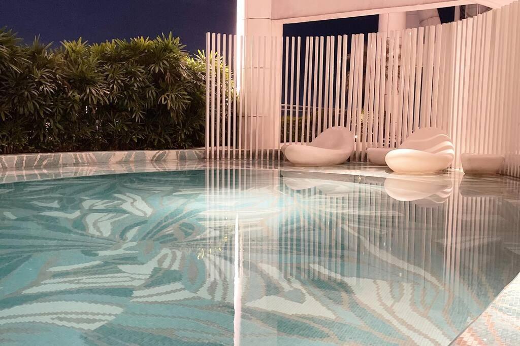 The Serene Escape Rockwell Makati City View 1Br Apartment Manila Bagian luar foto