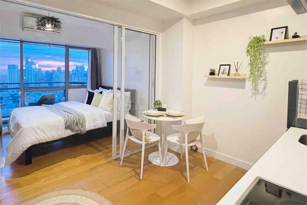 The Serene Escape Rockwell Makati City View 1Br Apartment Manila Bagian luar foto